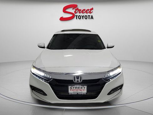 Used 2018 Honda Accord Touring image 6