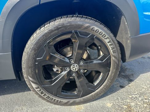 Used 2025 Volkswagen Taos SE AWD/4WD image 35