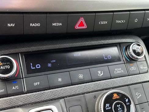 Used 2023 Hyundai Palisade Limited AWD/4WD image 17