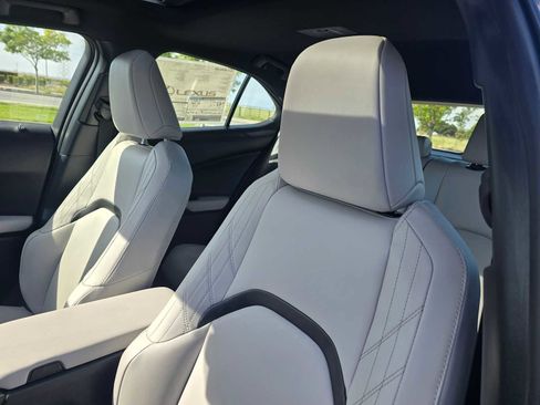 New 2026 Lexus UX 300h FWD image 22