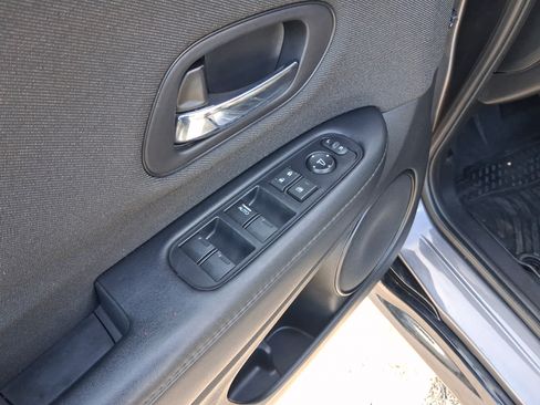 Used 2019 Honda HR-V Sport image 12