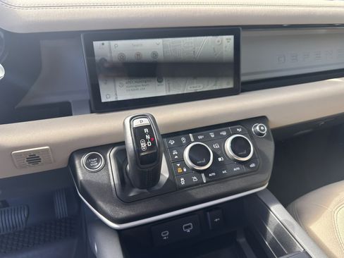 Used 2022 Land Rover Defender 110 SE AWD/4WD image 23