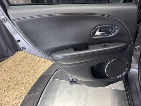 Used 2016 Honda HR-V EX-L image 17