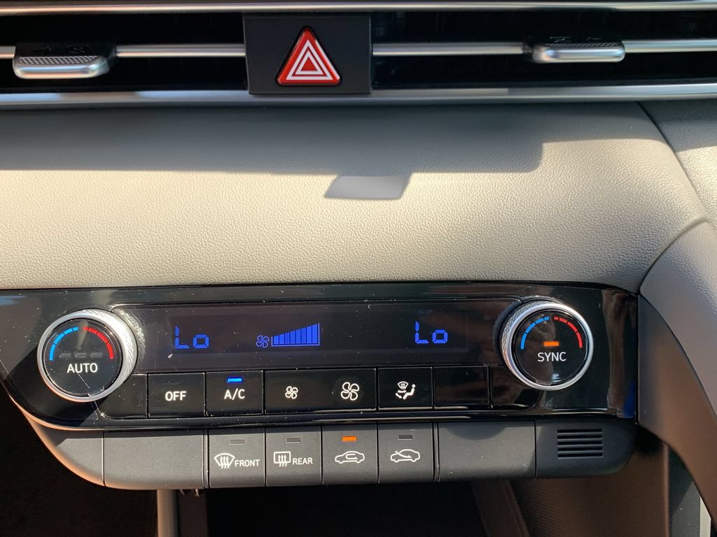 Certified 2023 Hyundai Elantra SEL FWD image 32