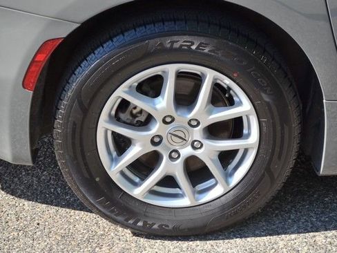 Used 2022 Chrysler Pacifica Touring-L FWD image 11