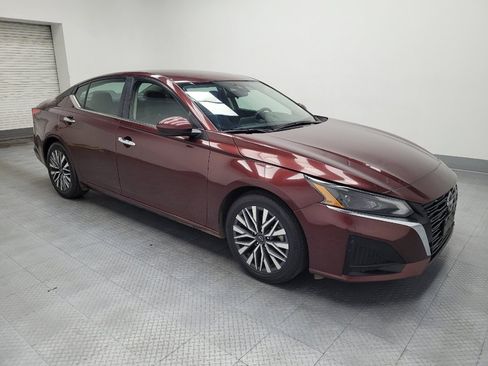 Used 2023 Nissan Altima 2.5 SV image 11