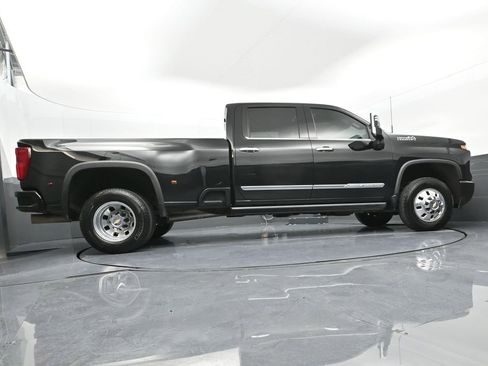 Used 2024 Chevrolet Silverado 3500 High Country w/ High Country Premium Package image 42