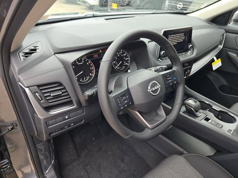 New 2026 Nissan Rogue SV FWD image 10