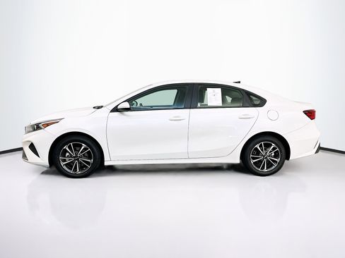 Used 2023 Kia Forte LXS image 4