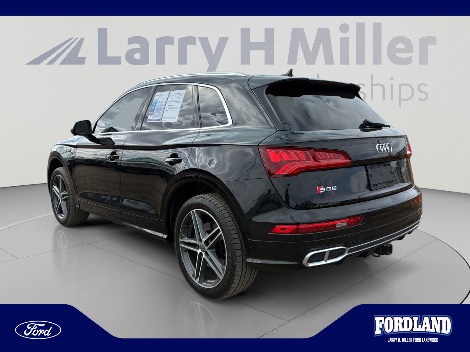 Used 2018 Audi SQ5 Premium Plus w/ Navigation Package AWD/4WD image 3
