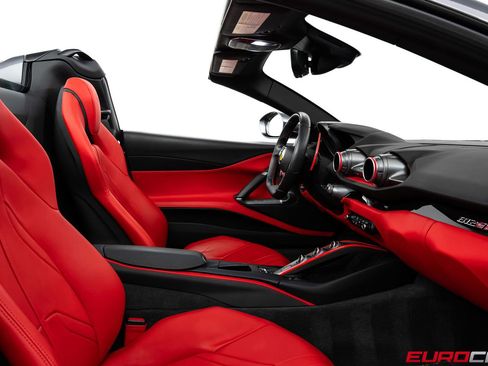 Used 2022 Ferrari 812 GTS RWD image 40