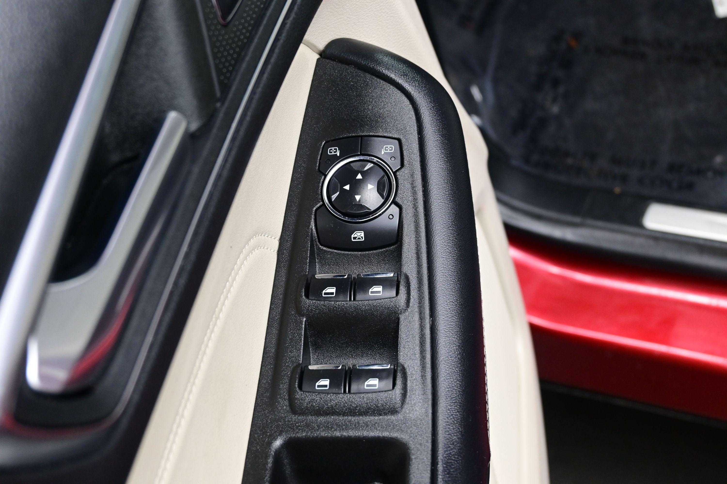 Used 2022 Ford Edge Titanium AWD/4WD image 10