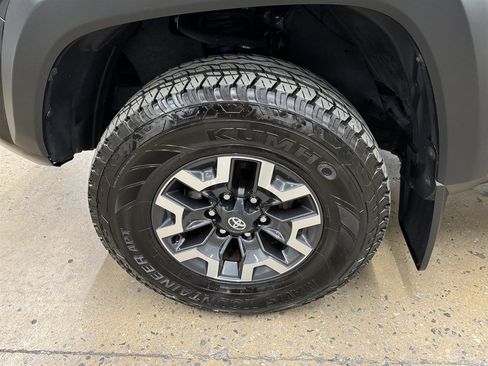 Used 2023 Toyota Tacoma TRD Off-Road w/ Technology Package AWD/4WD image 7