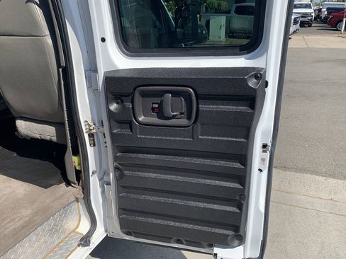 Used 2007 Chevrolet Express 2500 w/ Power and Light Package RWD image 18