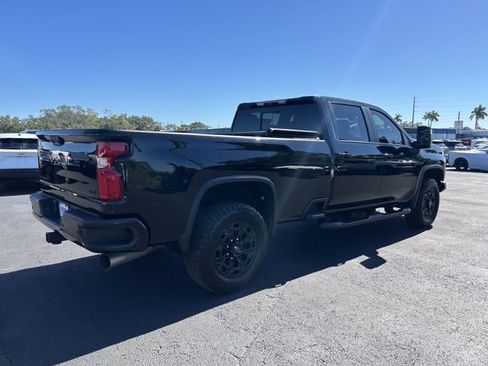 Used 2022 Chevrolet Silverado 2500 LTZ w/ LTZ Plus Package image 6