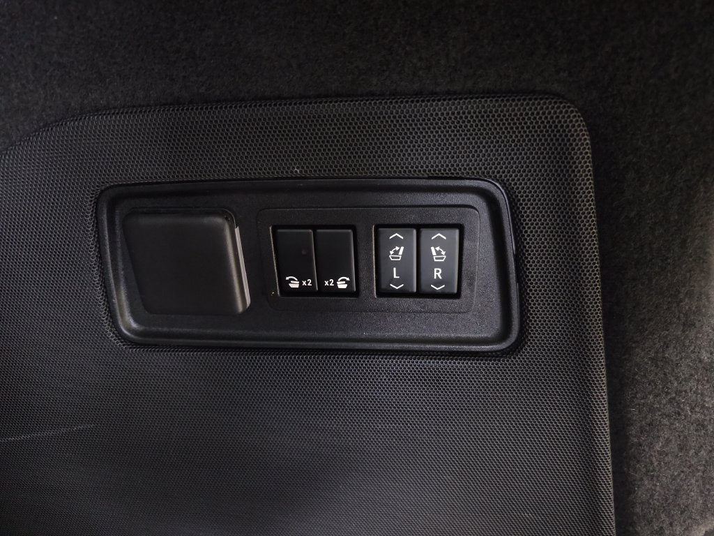 Used 2021 Cadillac Escalade ESV Premium Luxury Platinum AWD/4WD image 9