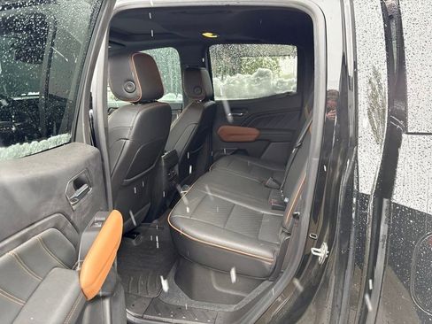 Used 2023 GMC Canyon AT4 w/ AT4 Premium Package AWD/4WD image 11