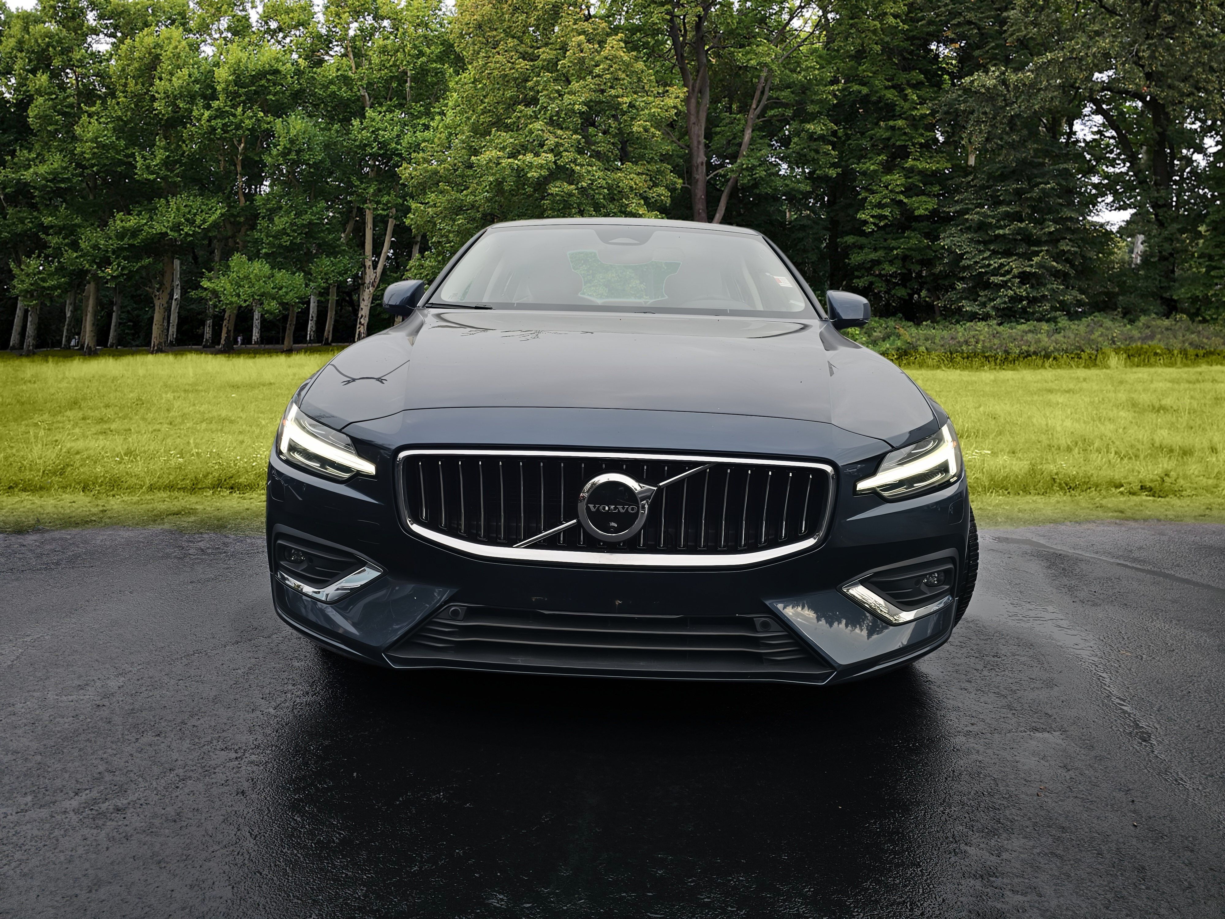 Used 2023 Volvo S60 B5 Ultimate w/ Climate Package AWD/4WD image 2