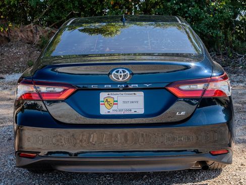 Used 2021 Toyota Camry LE FWD image 4