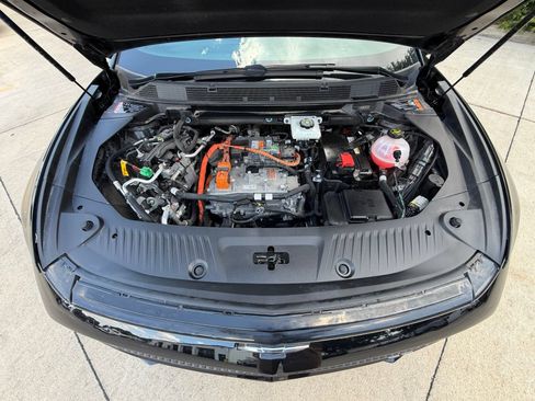 Used 2024 Chevrolet Equinox EV RS FWD image 39