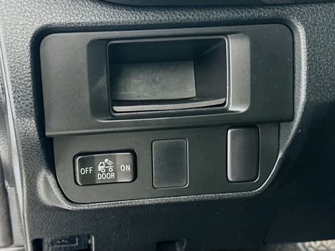 Used 2016 Toyota Tacoma SR5 image 16