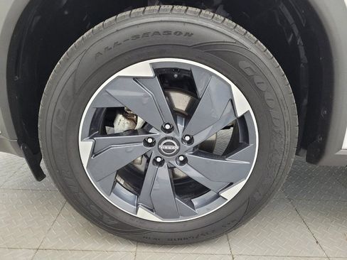 Used 2024 Nissan Rogue SV AWD/4WD image 31