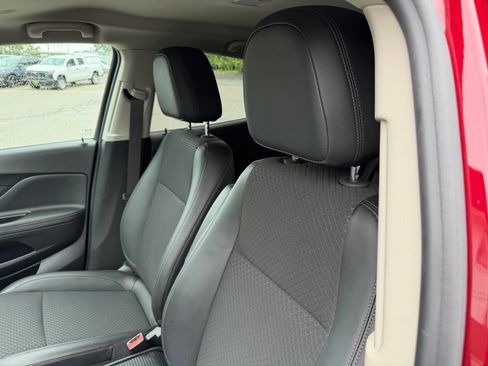 Used 2022 Buick Encore Preferred w/ Safety Package AWD/4WD image 9