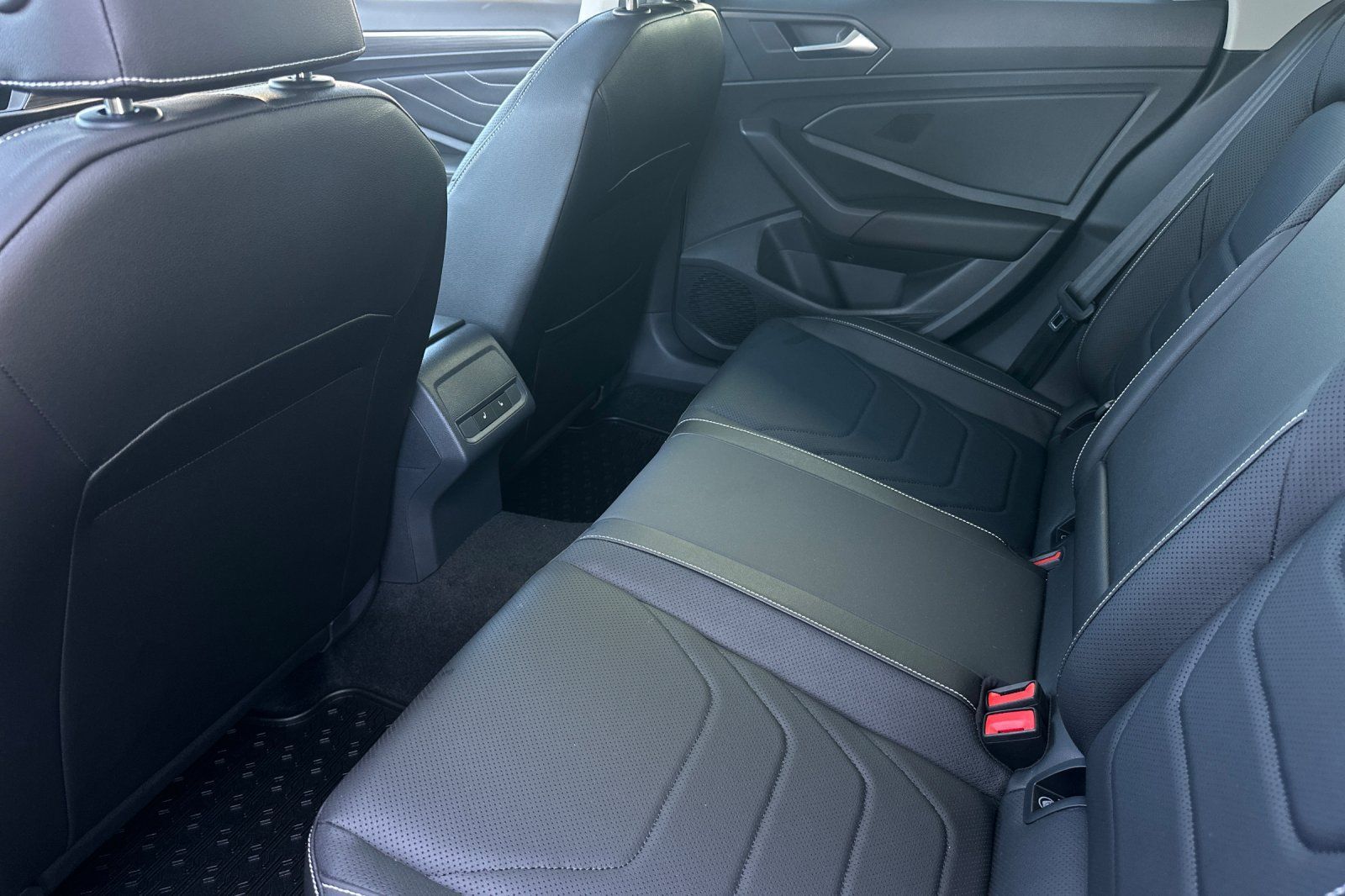 Used 2023 Volkswagen Jetta SEL FWD image 11