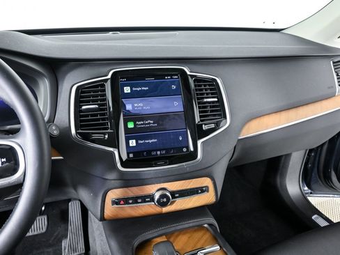 Used 2023 Volvo XC90 B5 Plus image 14