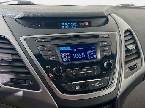 Used 2014 Hyundai Elantra SE image 14