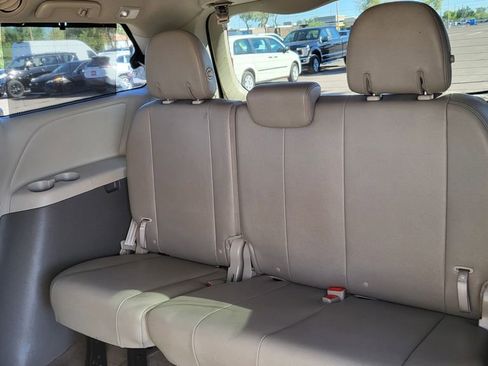 Used 2018 Toyota Sienna XLE w/ XLE Navigation Package image 23