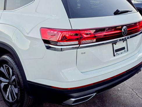 Used 2025 Volkswagen Atlas SE image 18