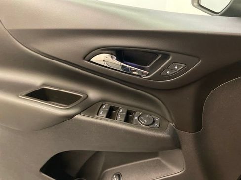 Used 2021 Chevrolet Equinox LT FWD image 18