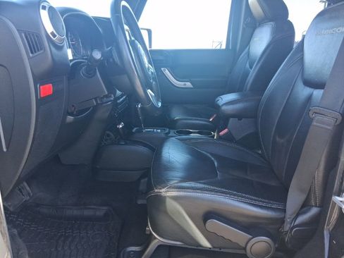 Used 2016 Jeep Wrangler Unlimited Rubicon image 14