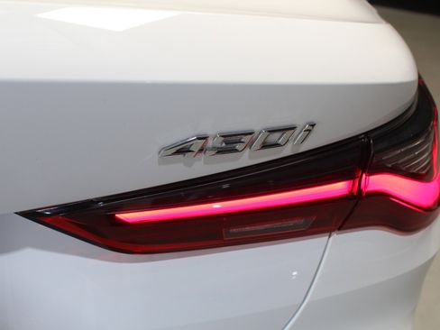 Used 2023 BMW 430i Convertible w/ Premium Package RWD image 15