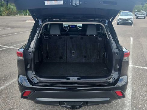 Used 2023 Toyota Highlander XLE FWD image 21