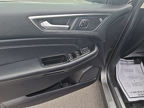 Used 2019 Ford Edge Titanium AWD/4WD image 9