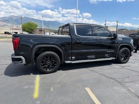 Used 2022 GMC Sierra 1500 SLT w/ SLT Premium Plus Package AWD/4WD image 4