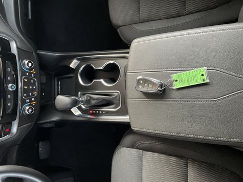 Used 2023 Chevrolet Traverse LT image 11