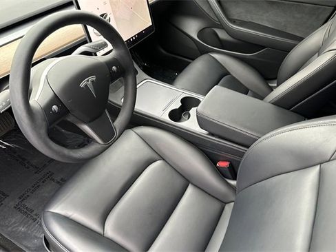 Used 2021 Tesla Model 3 Standard Range Plus image 10