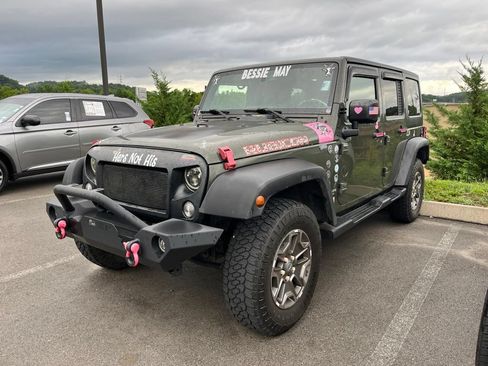 Used 2015 Jeep Wrangler Unlimited Rubicon AWD/4WD image 1