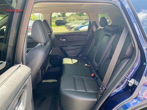 Used 2025 Nissan Rogue SL w/ Tech Package AWD/4WD image 10