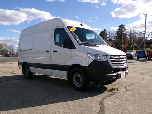 Used 2021 Freightliner Sprinter 2500 RWD image 13