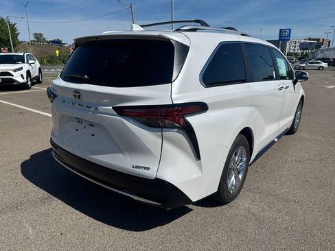 New 2026 Toyota Sienna Limited AWD/4WD image 7