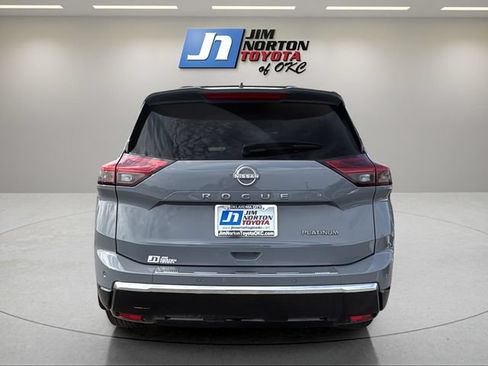 Used 2025 Nissan Rogue Platinum FWD image 6