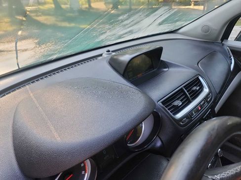 Used 2015 Buick Encore FWD image 20