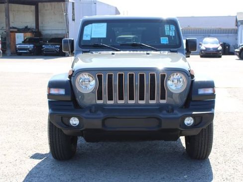 Used 2022 Jeep Wrangler Unlimited Sport AWD/4WD image 2