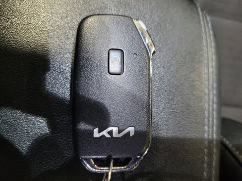 Used 2023 Kia Seltos S AWD/4WD image 32