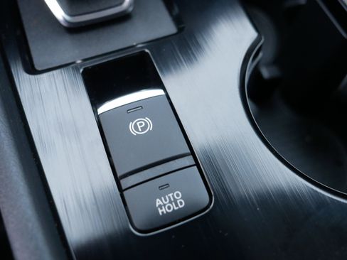 Certified 2023 Nissan Rogue SV image 32