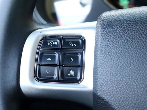 Used 2011 Dodge Challenger SE image 25